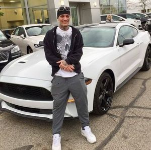 Meet your Posher, Derek